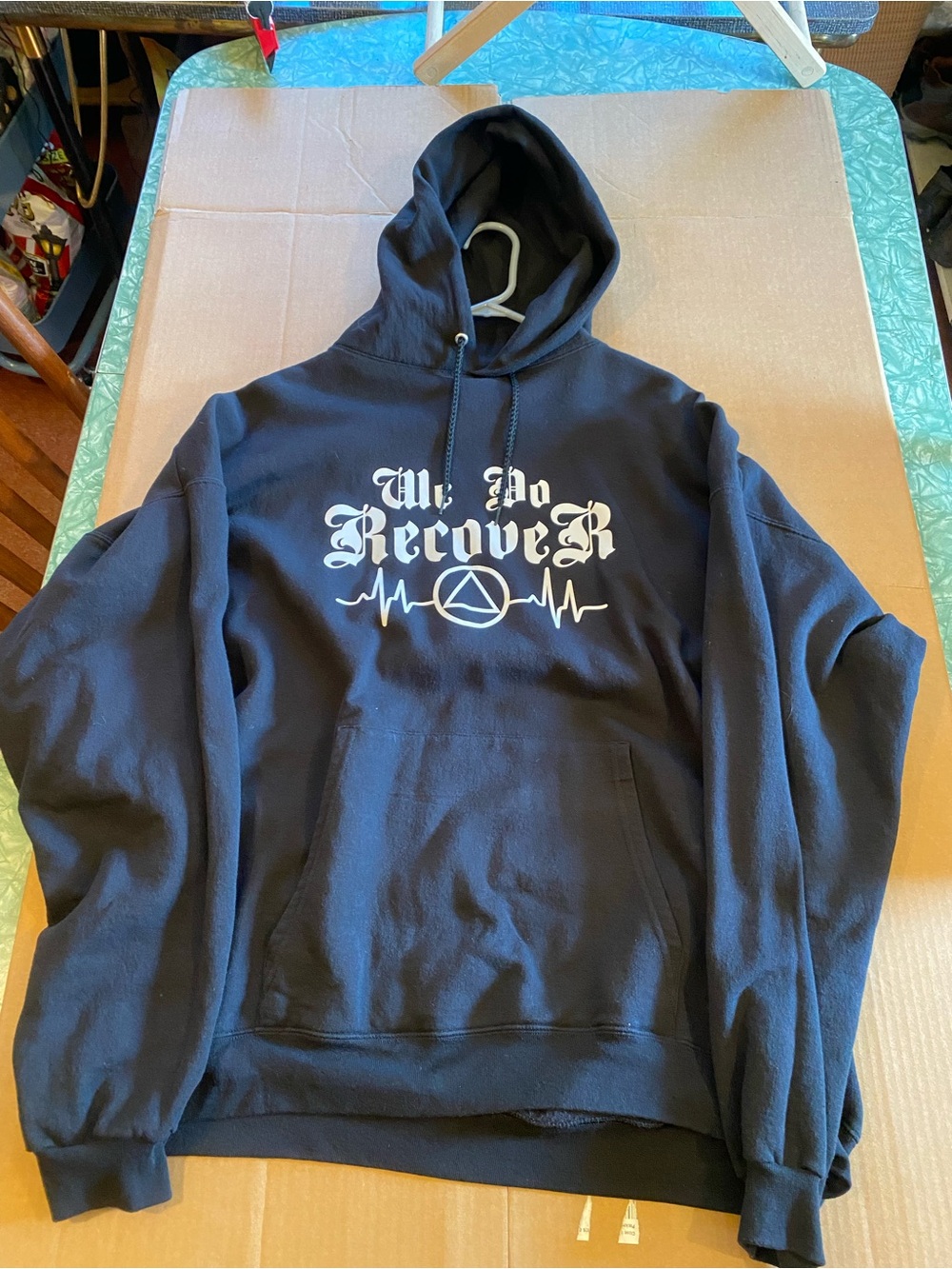 Nice Black Men’s 3XL Hanes Hoody with “We Do Recover” AA Symbol Heartbeat